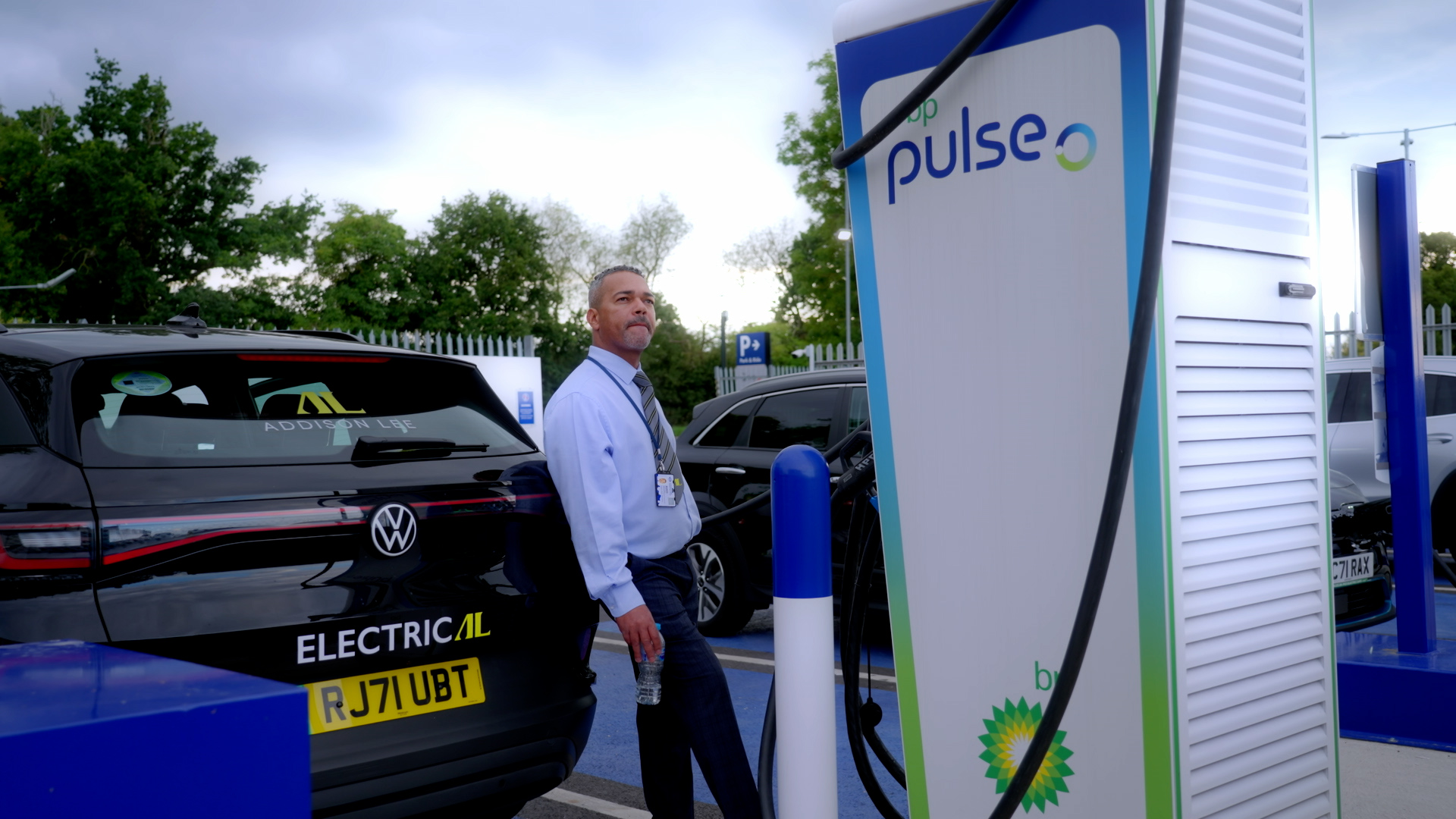 Add Lee bp Pulse Signs Addison Lee Fleet To Its London Charging Network ...